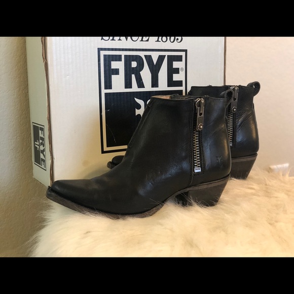 Frye Sacha Moto Shortie Black Italian Leather Bootie Size 7 M - Picture 8 of 13